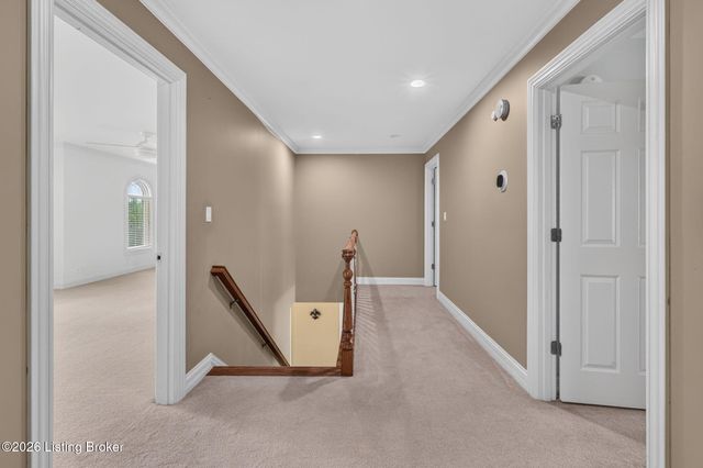 3002 Albrecht Dr, Prospect, KY 40059
