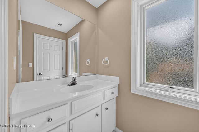 3002 Albrecht Dr, Prospect, KY 40059