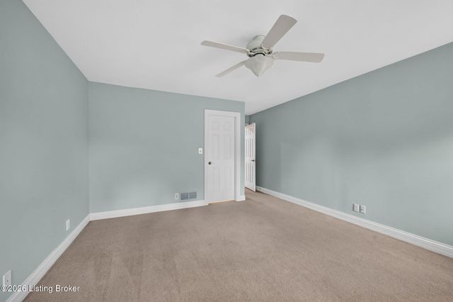 3002 Albrecht Dr, Prospect, KY 40059