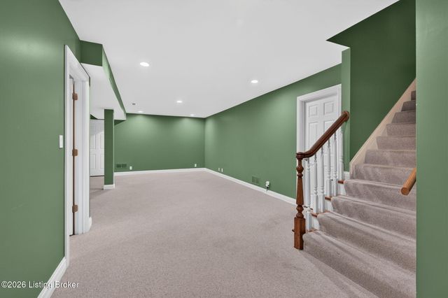 3002 Albrecht Dr, Prospect, KY 40059