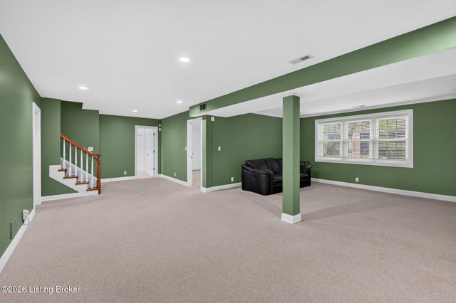3002 Albrecht Dr, Prospect, KY 40059