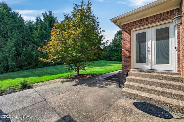 3002 Albrecht Dr, Prospect, KY 40059