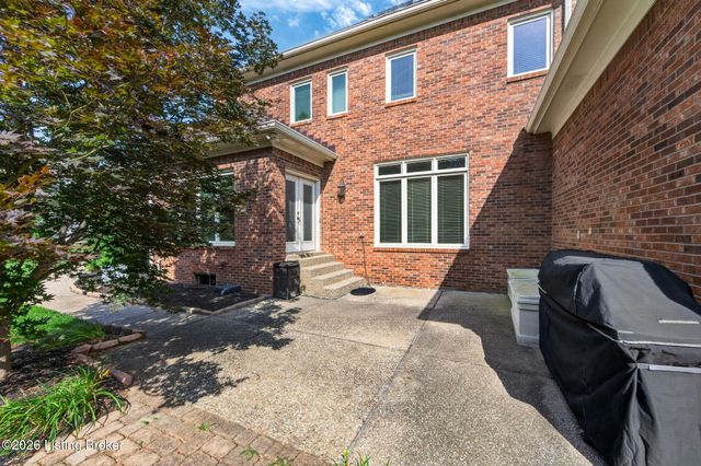 3002 Albrecht Dr, Prospect, KY 40059