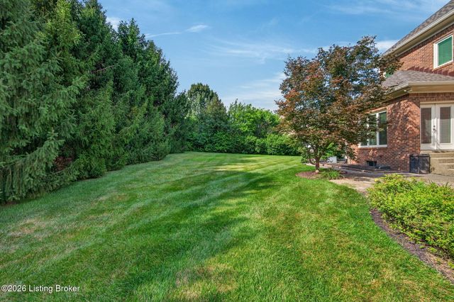 3002 Albrecht Dr, Prospect, KY 40059