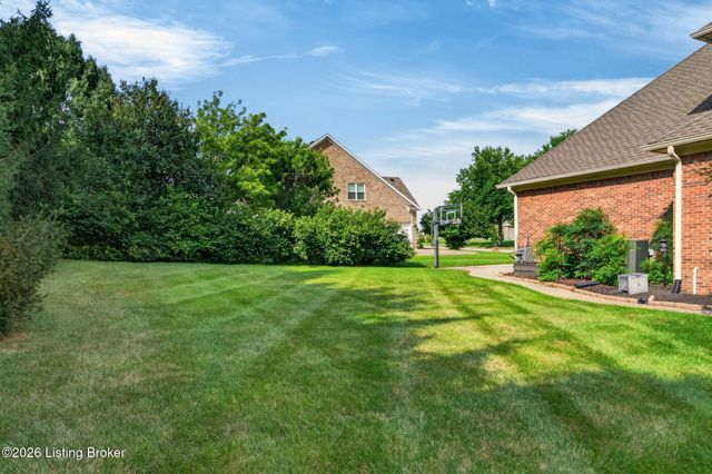 3002 Albrecht Dr, Prospect, KY 40059