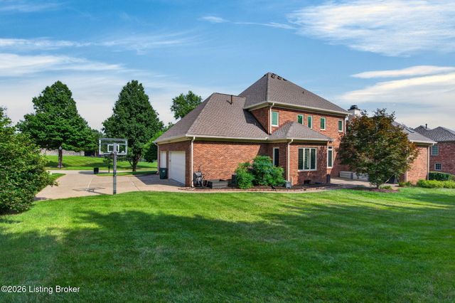 3002 Albrecht Dr, Prospect, KY 40059