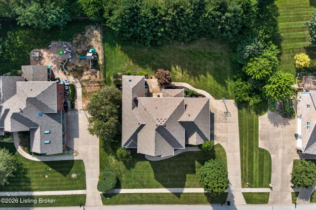 3002 Albrecht Dr, Prospect, KY 40059
