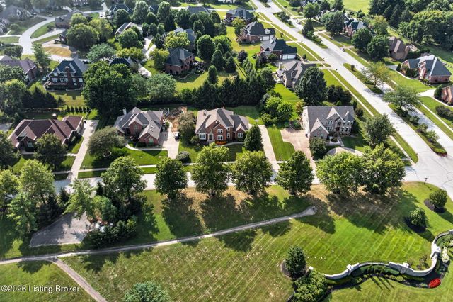 3002 Albrecht Dr, Prospect, KY 40059