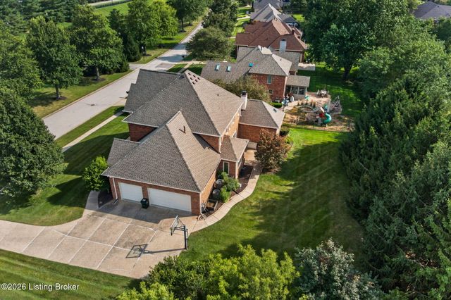 3002 Albrecht Dr, Prospect, KY 40059