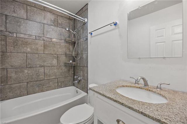 8239 Redwood CIR, Norfolk, VA 23518