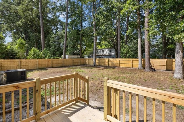 8239 Redwood CIR, Norfolk, VA 23518