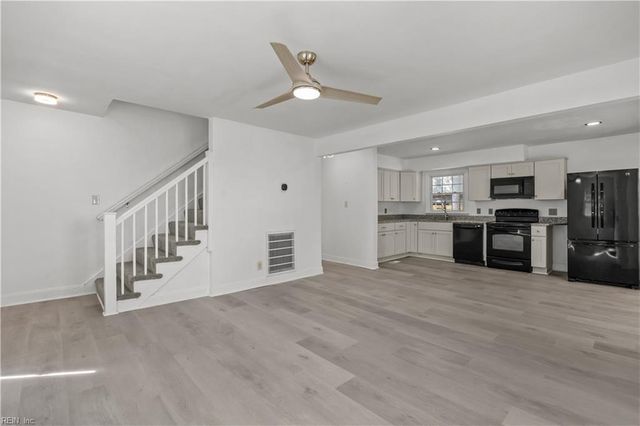 8239 Redwood CIR, Norfolk, VA 23518