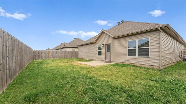 1020 Pebble Pass, Centerton, AR 72719