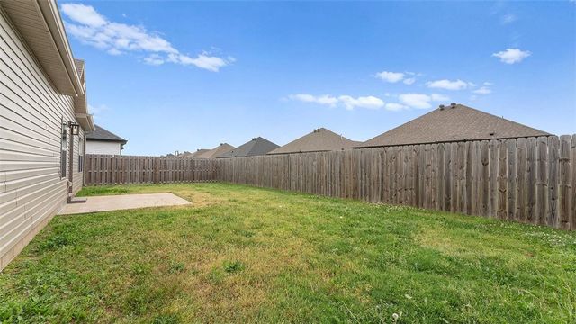 1020 Pebble Pass, Centerton, AR 72719