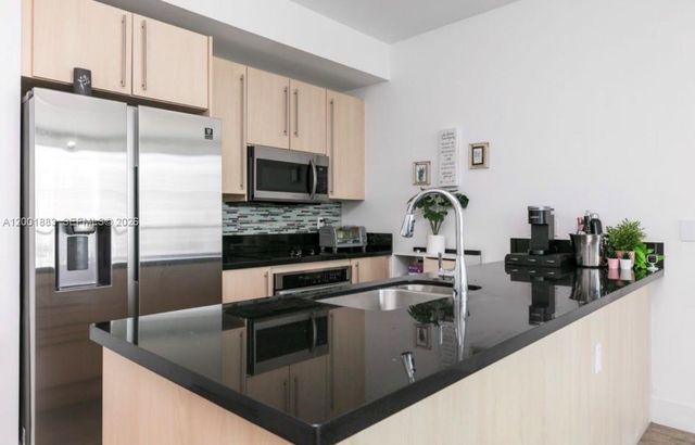 1111 SW 1st Ave 3222-N, Miami, FL 33130