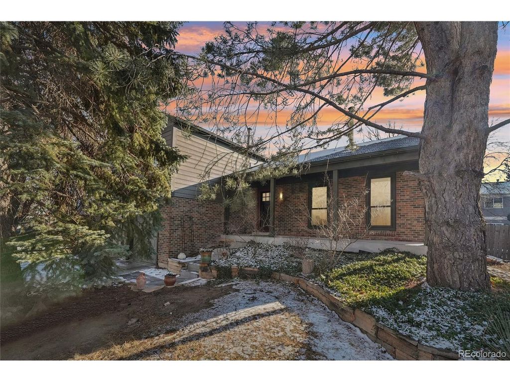 231 Hoover Ave, Louisville, CO 80027