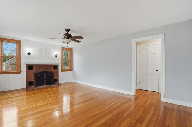 590 Sandwich Road, Teaticket, MA 02536