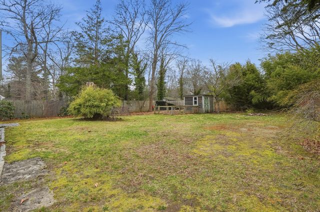 590 Sandwich Road, Teaticket, MA 02536