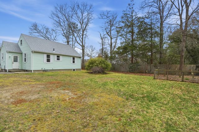 590 Sandwich Road, Teaticket, MA 02536