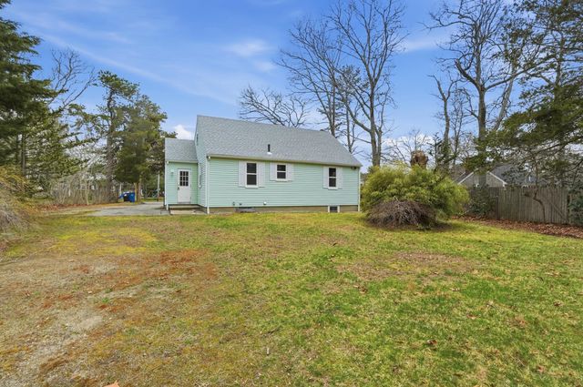 590 Sandwich Road, Teaticket, MA 02536
