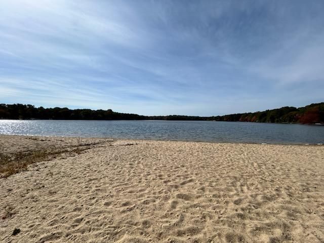 590 Sandwich Road, Teaticket, MA 02536