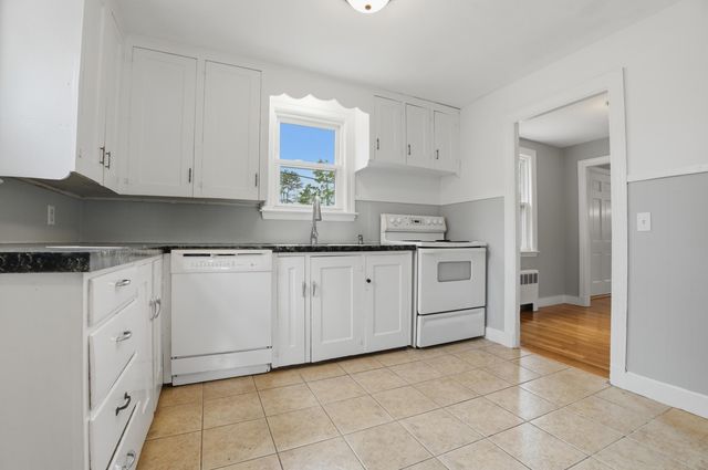 590 Sandwich Road, Teaticket, MA 02536