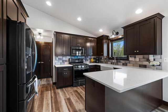 3154 GREEN MEADOW DRIVE, De Pere, WI 54115