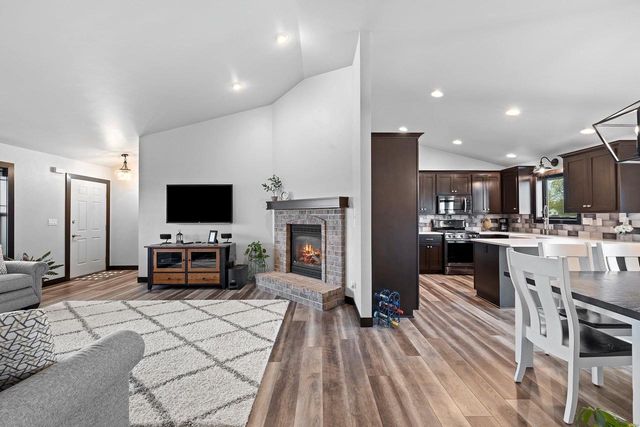 3154 GREEN MEADOW DRIVE, De Pere, WI 54115