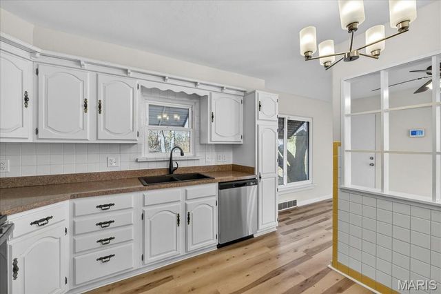 33 Lakewood Drive, Belleville, IL 62223