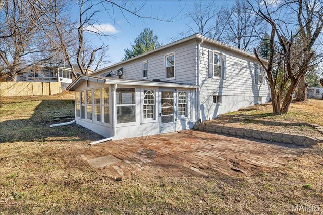 33 Lakewood Drive, Belleville, IL 62223