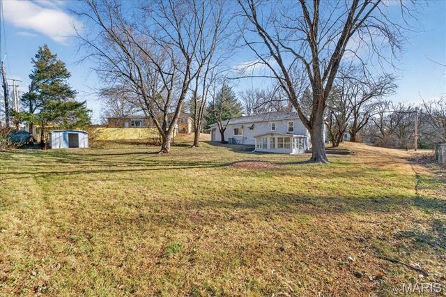 33 Lakewood Drive, Belleville, IL 62223