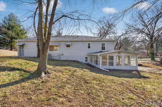 33 Lakewood Drive, Belleville, IL 62223