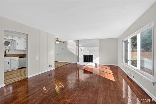 33 Lakewood Drive, Belleville, IL 62223