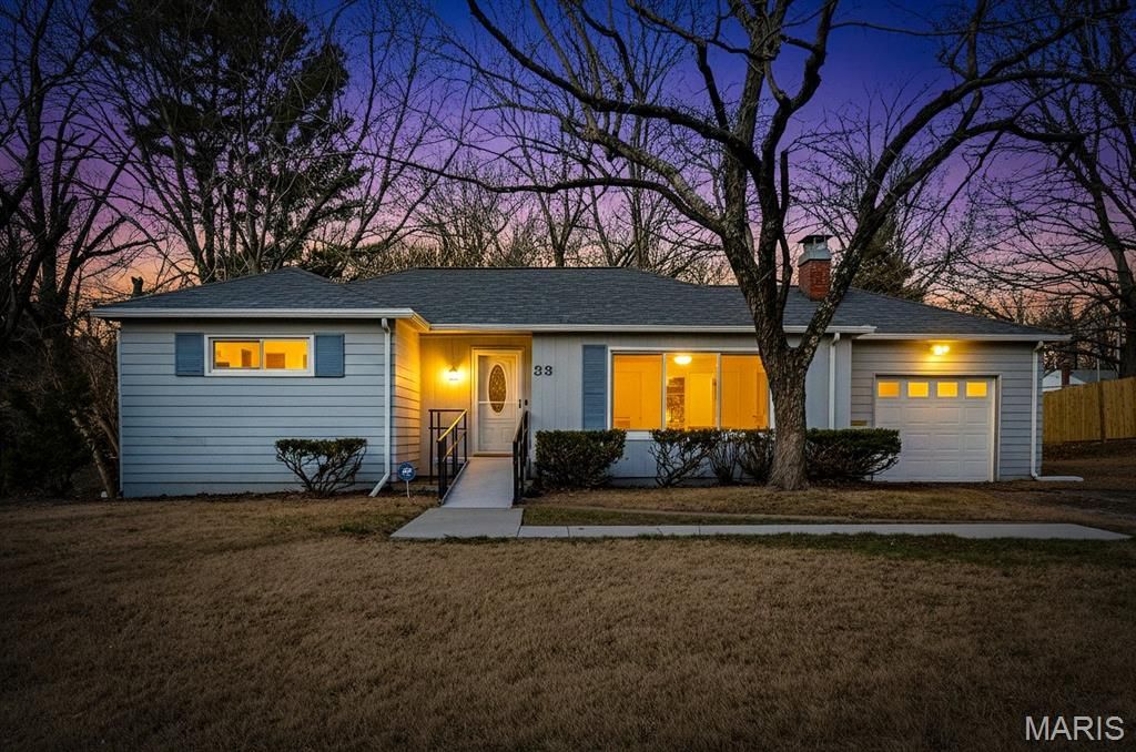 33 Lakewood Drive, Belleville, IL 62223