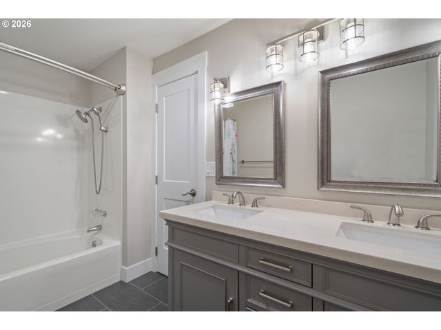 10214 Nw 11TH Ave, Vancouver, WA 98685