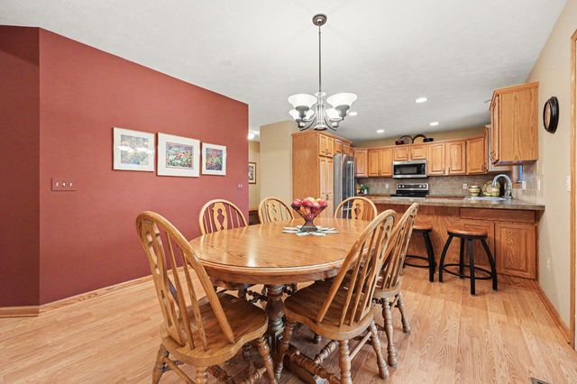 2045 Meadowdale Drive NW, Grand Rapids, MI 49504
