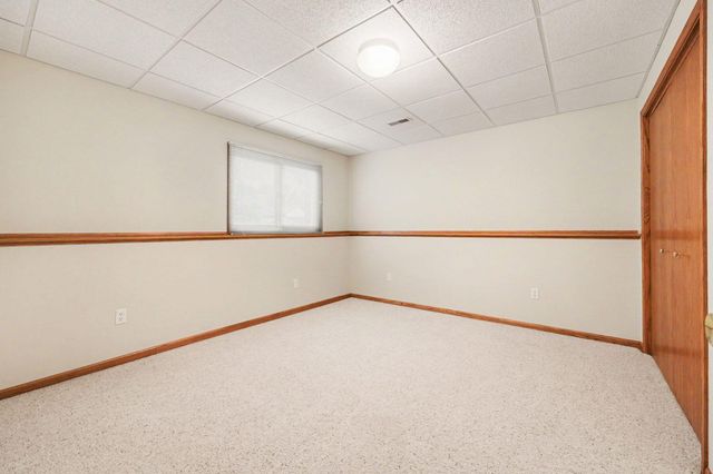 2045 Meadowdale Drive NW, Grand Rapids, MI 49504