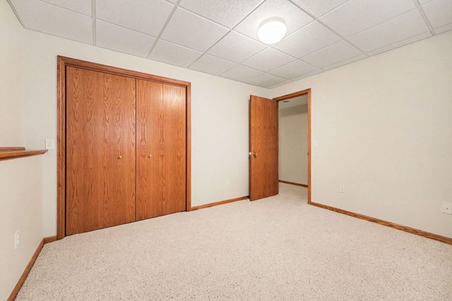 2045 Meadowdale Drive NW, Grand Rapids, MI 49504
