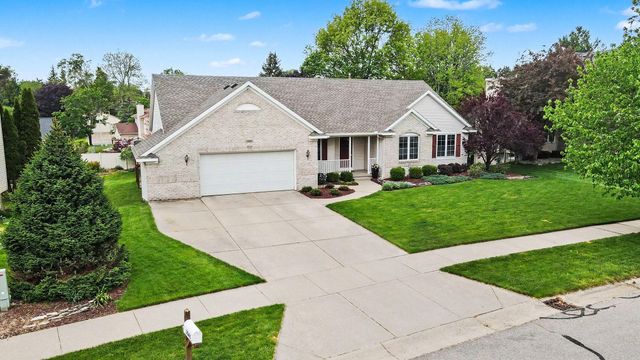 2045 Meadowdale Drive NW, Grand Rapids, MI 49504