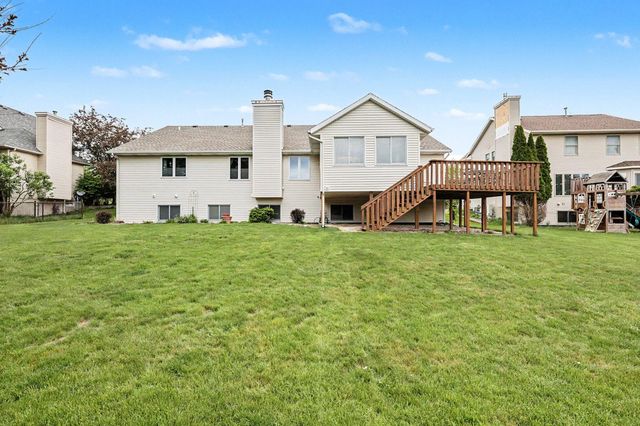 2045 Meadowdale Drive NW, Grand Rapids, MI 49504