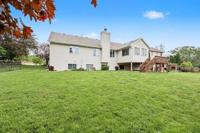 2045 Meadowdale Drive NW, Grand Rapids, MI 49504