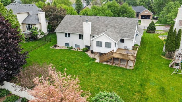 2045 Meadowdale Drive NW, Grand Rapids, MI 49504