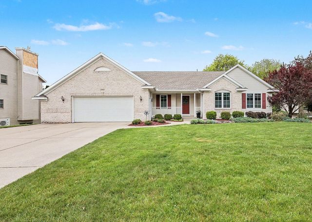2045 Meadowdale Drive NW, Grand Rapids, MI 49504