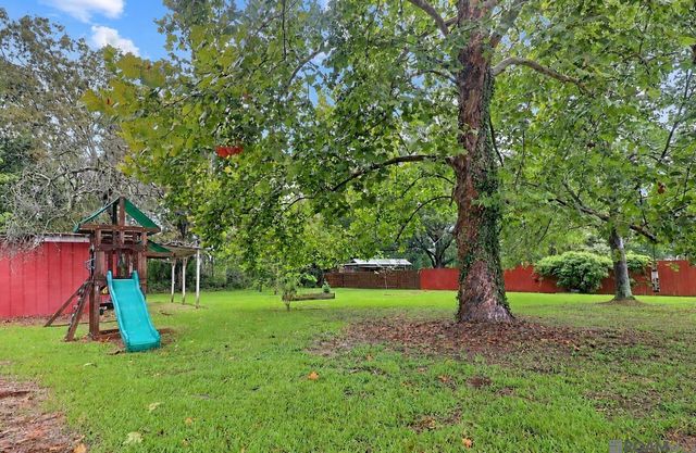 26137 Vincent Dr, Denham Springs, LA 70726