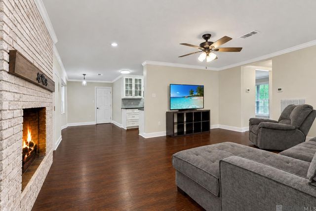 26137 Vincent Dr, Denham Springs, LA 70726