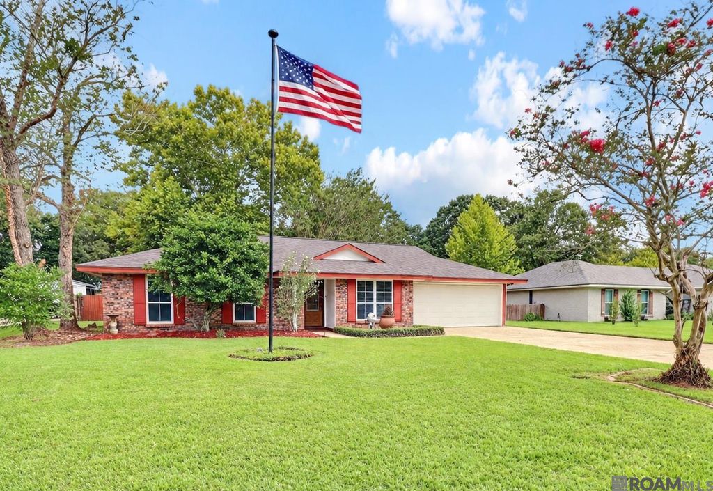 26137 Vincent Dr, Denham Springs, LA 70726