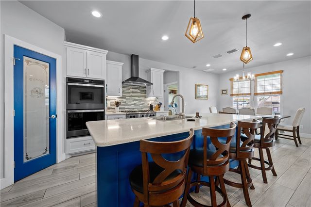 108 Bayshore Dr, Ingleside On The Bay, TX 78362