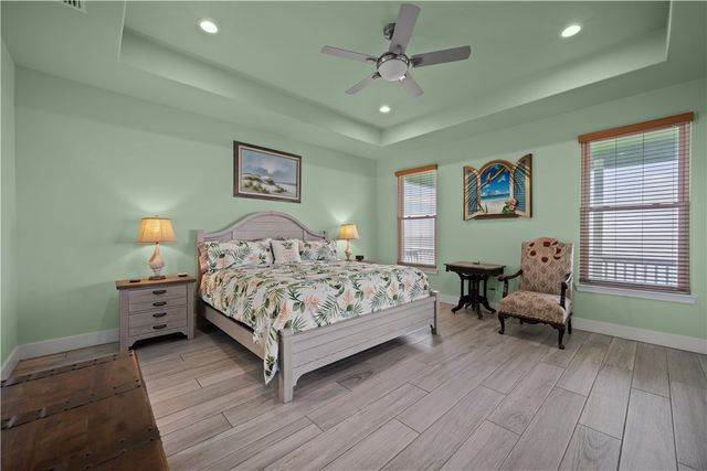 108 Bayshore Dr, Ingleside On The Bay, TX 78362