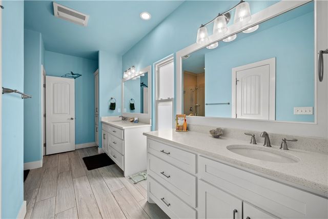 108 Bayshore Dr, Ingleside On The Bay, TX 78362