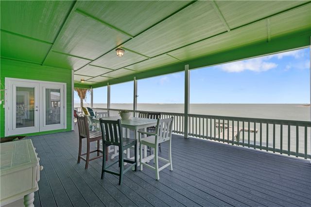 108 Bayshore Dr, Ingleside On The Bay, TX 78362